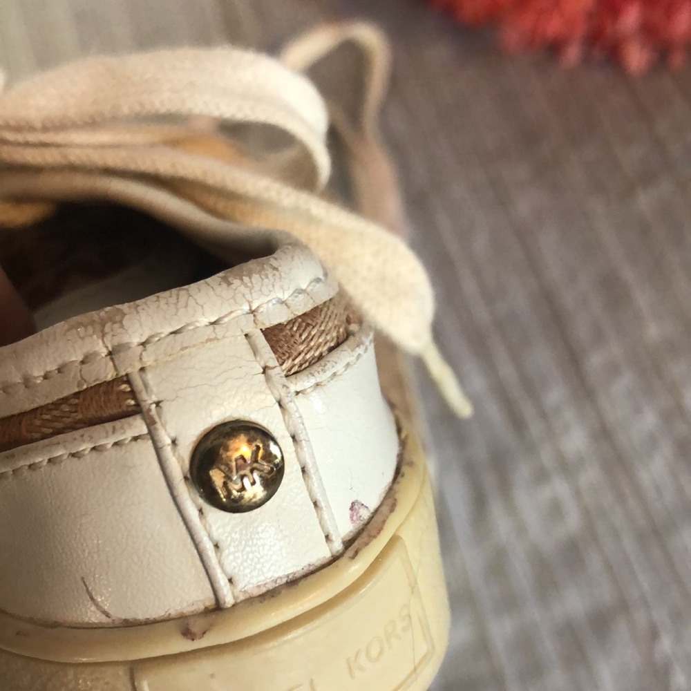 MICHAEL KORS girls toddler lace up sneakers size 5 tan signature logo - Picture 9 of 13